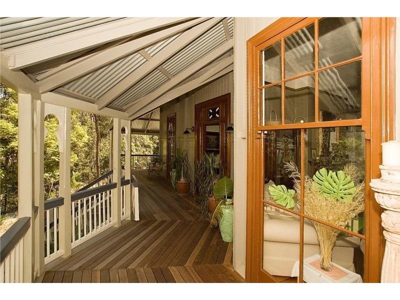 112 Airlie Road, Pullenvale QLD 4069