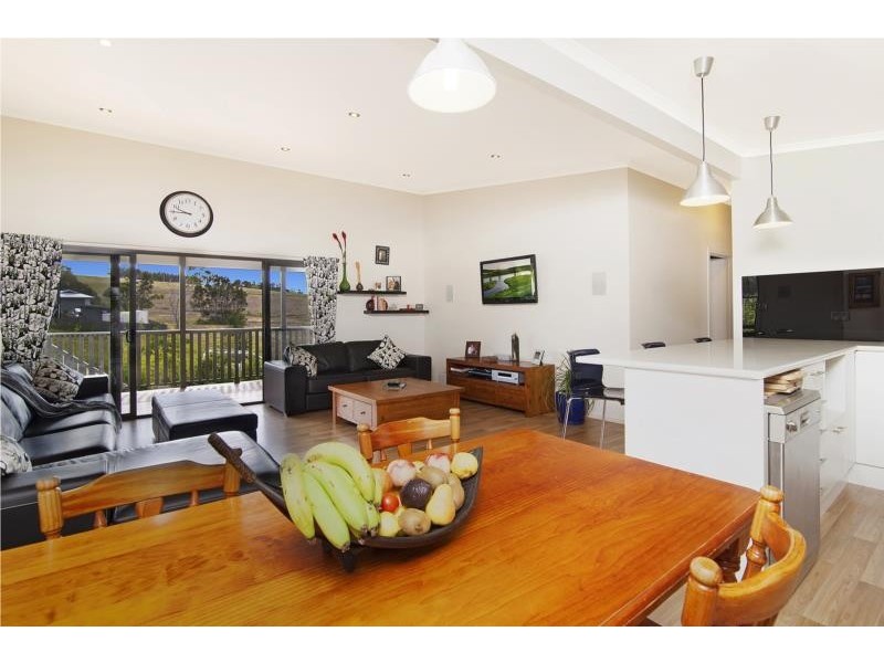 11 Gannet Drive, Scotts Head NSW 2447