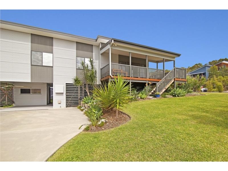 11 Gannet Drive, Scotts Head NSW 2447
