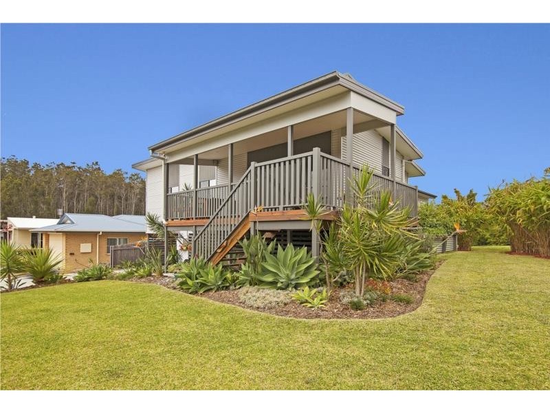 11 Gannet Drive, Scotts Head NSW 2447