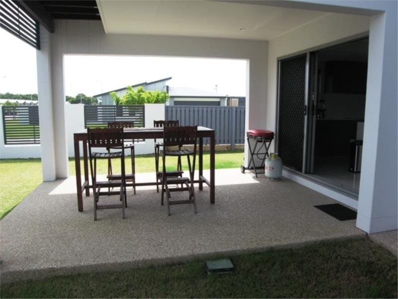 31 Lancaster Way, Ooralea QLD 4740
