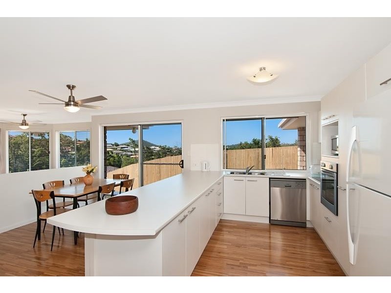 5 Castlereagh Close, Pacific Pines QLD 4211