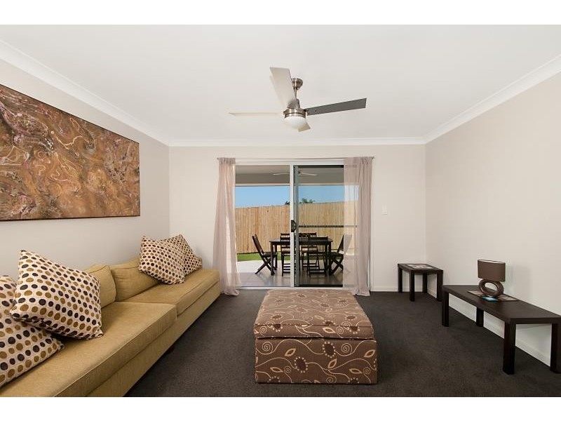 5 Castlereagh Close, Pacific Pines QLD 4211