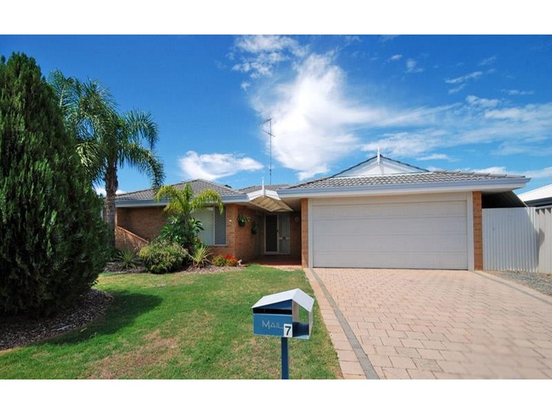 7 Carnoustie Gardens, Meadow Springs WA 6210