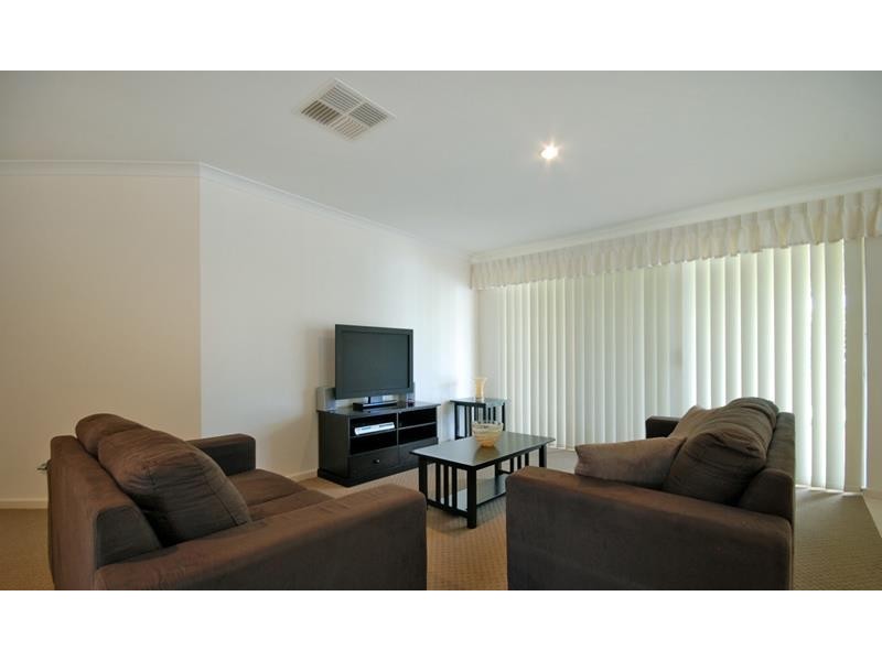 7 Carnoustie Gardens, Meadow Springs WA 6210