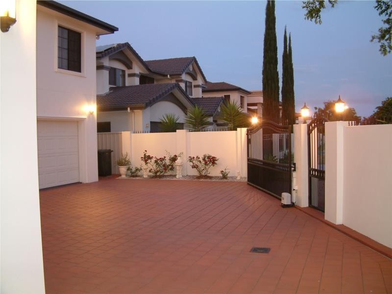 63 Dandelion Street, Eight Mile Plains QLD 4113