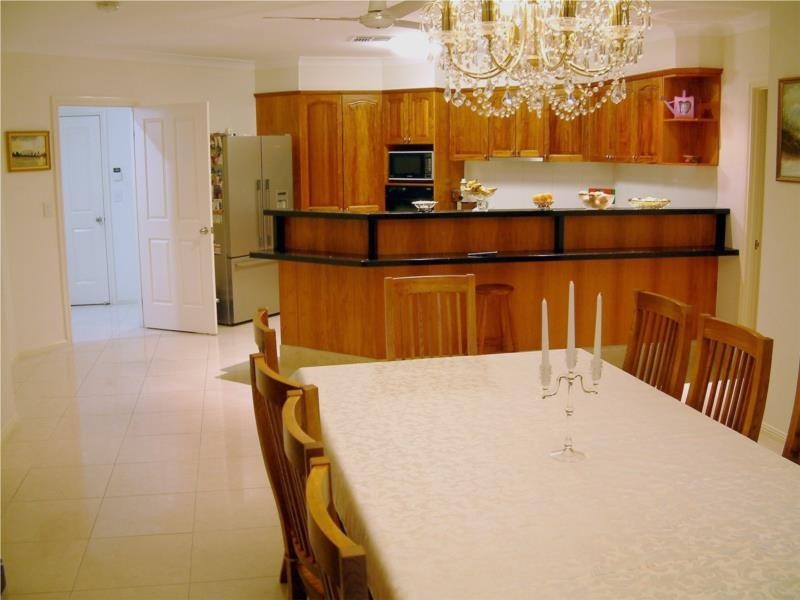 63 Dandelion Street, Eight Mile Plains QLD 4113