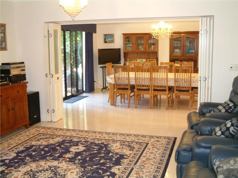 63 Dandelion Street, Eight Mile Plains QLD 4113