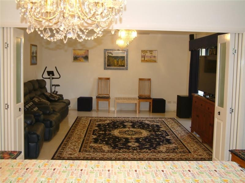 63 Dandelion Street, Eight Mile Plains QLD 4113