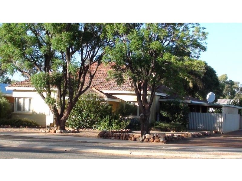 74 Railway Road, Three Springs WA 6519