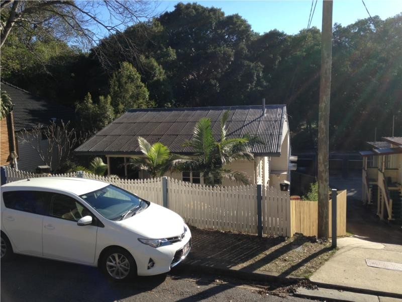 2/5 Burnham Road, Bardon QLD 4065