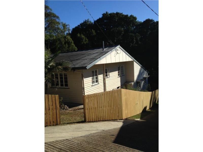 2/5 Burnham Road, Bardon QLD 4065