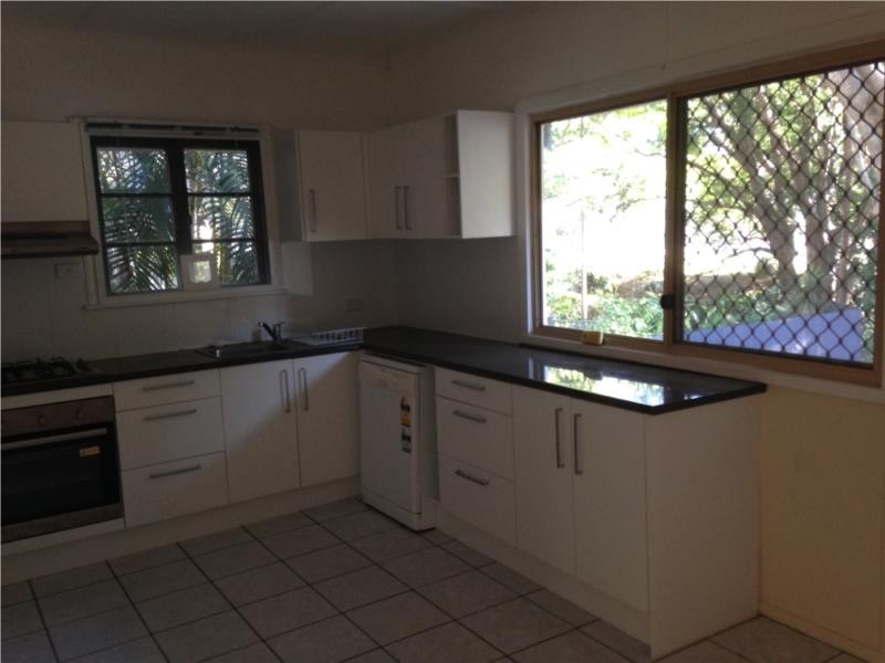 2/5 Burnham Road, Bardon QLD 4065