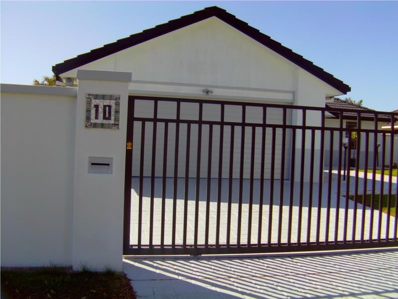 10 Glenwater Crescent, Helensvale QLD 4212