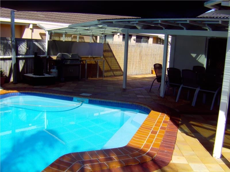 10 Glenwater Crescent, Helensvale QLD 4212