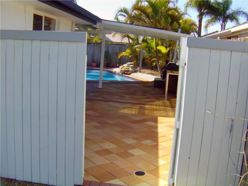 10 Glenwater Crescent, Helensvale QLD 4212
