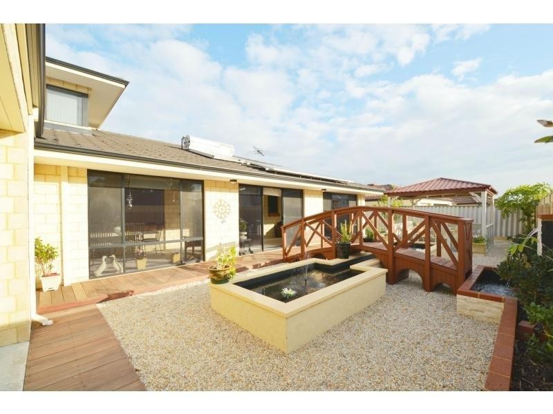 10 Ashendon Boulevard, Hammond Park WA 6164