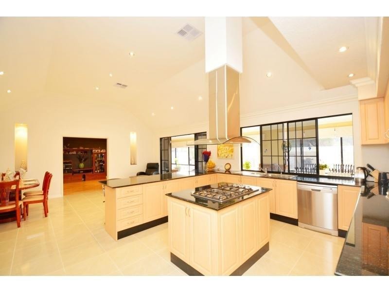 10 Ashendon Boulevard, Hammond Park WA 6164