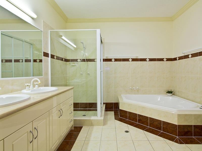 22 Atkinson Court, Albany Creek QLD 4035