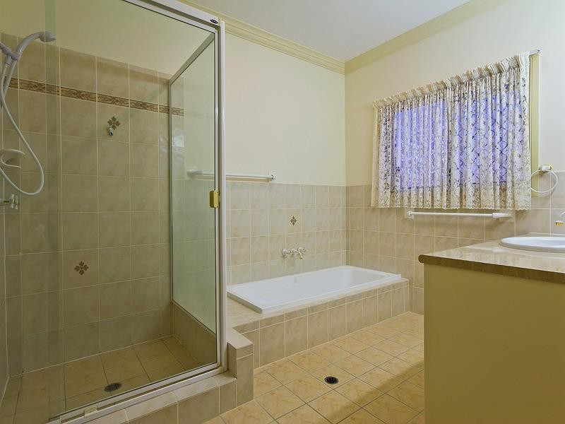 22 Atkinson Court, Albany Creek QLD 4035