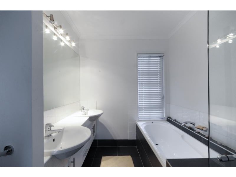1 Thomsen Court, The Gap QLD 4061