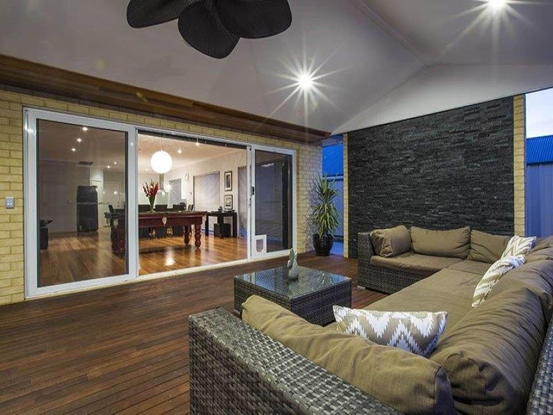 6 Botany Parade, Hammond Park WA 6164