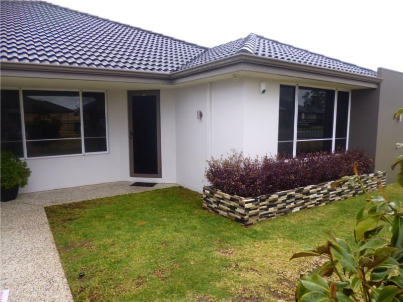 6 Botany Parade, Hammond Park WA 6164