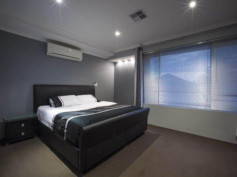 6 Botany Parade, Hammond Park WA 6164