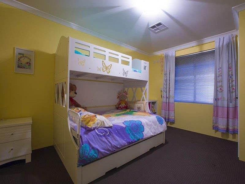 6 Botany Parade, Hammond Park WA 6164