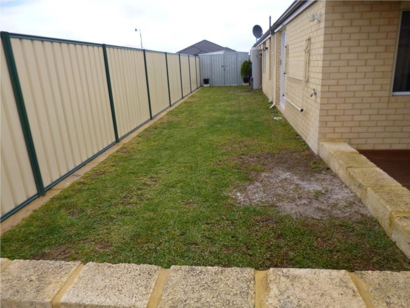 6 Botany Parade, Hammond Park WA 6164