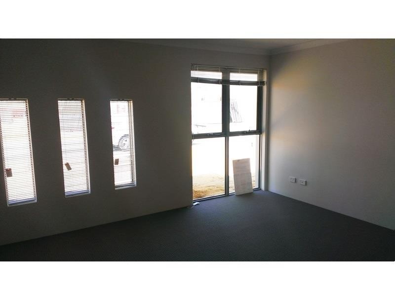 77 Sapphire Chase, Wellard WA 6170