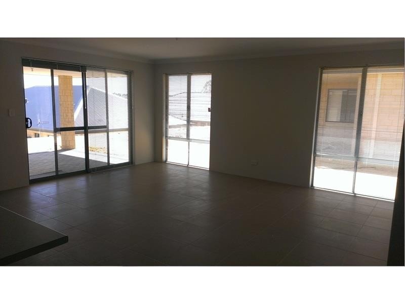 77 Sapphire Chase, Wellard WA 6170