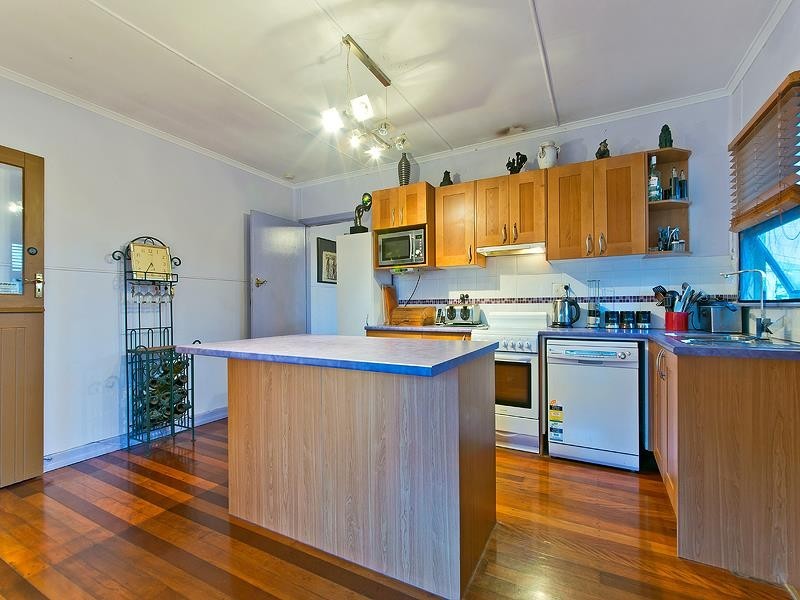 8 Garsden Street, Redcliffe QLD 4020