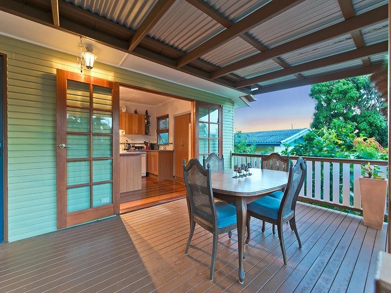 8 Garsden Street, Redcliffe QLD 4020