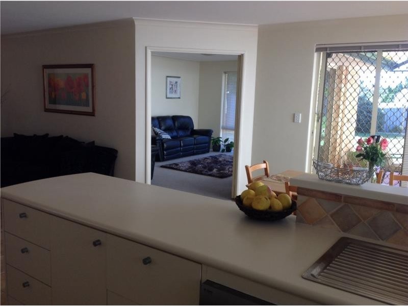 18 Berrigan Row, Halls Head WA 6210