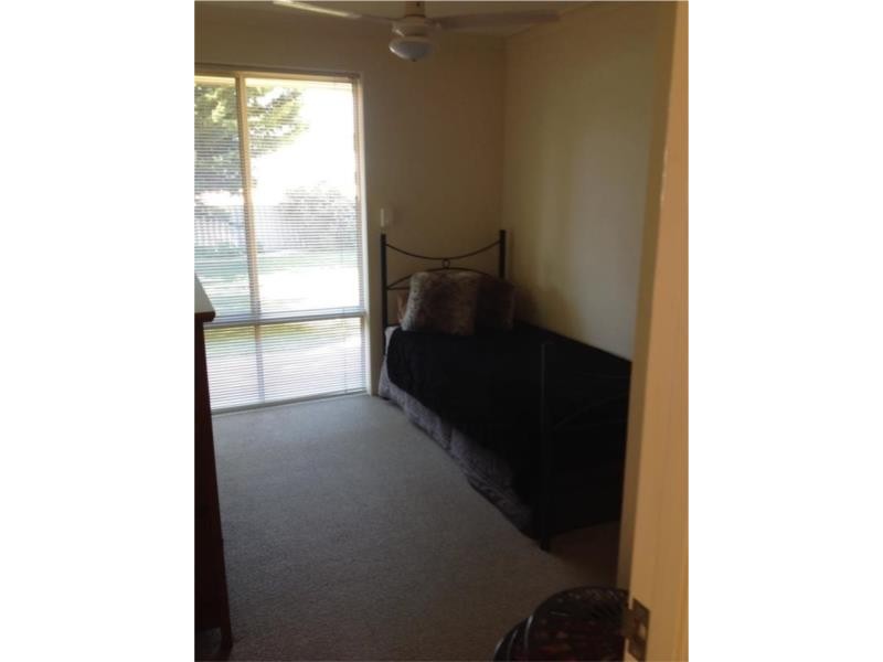 18 Berrigan Row, Halls Head WA 6210