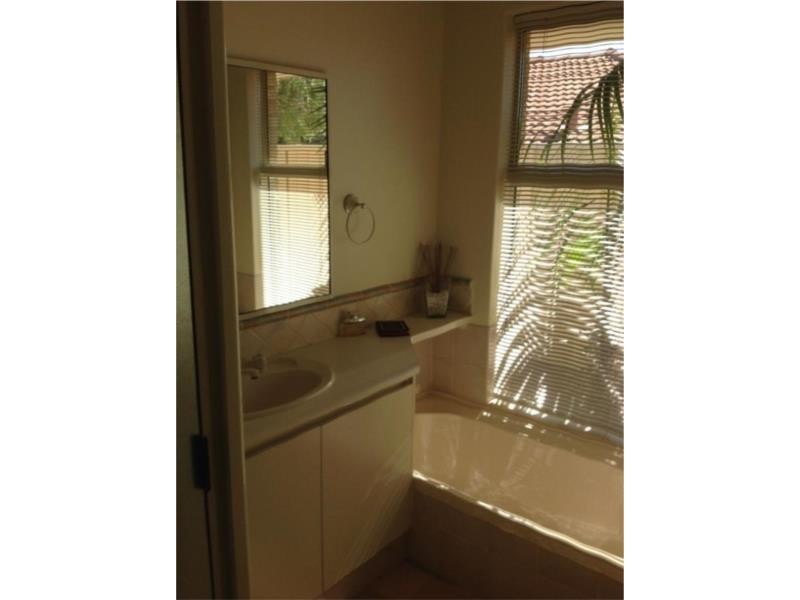 18 Berrigan Row, Halls Head WA 6210