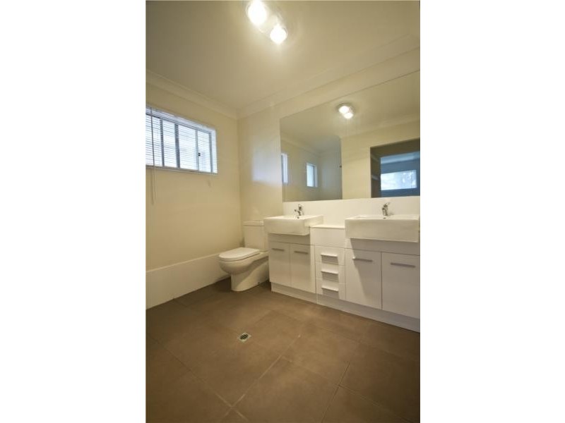 11 Dandar Drive, Southport QLD 4215