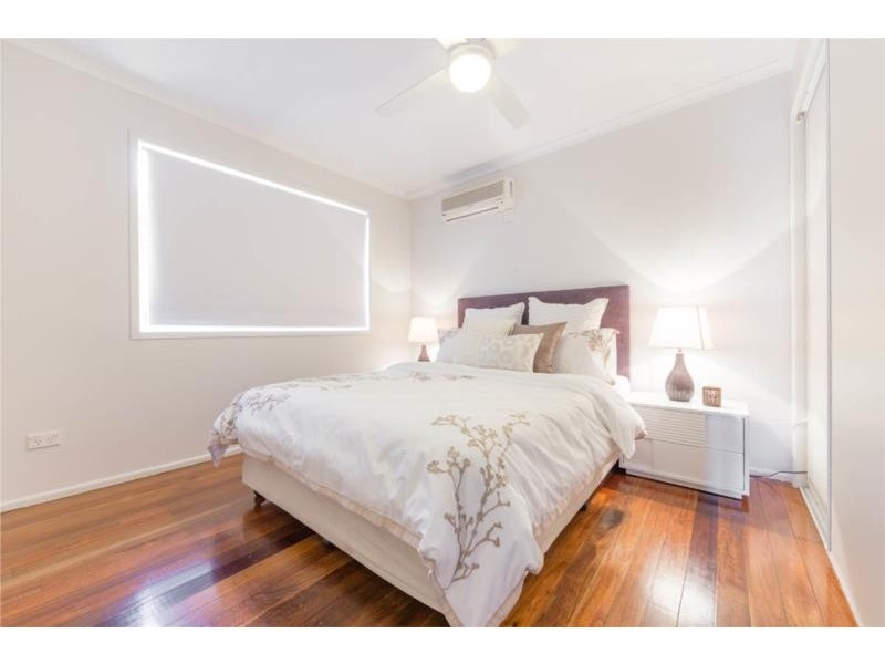 24 Hawkwood Street, Mount Gravatt East QLD 4122