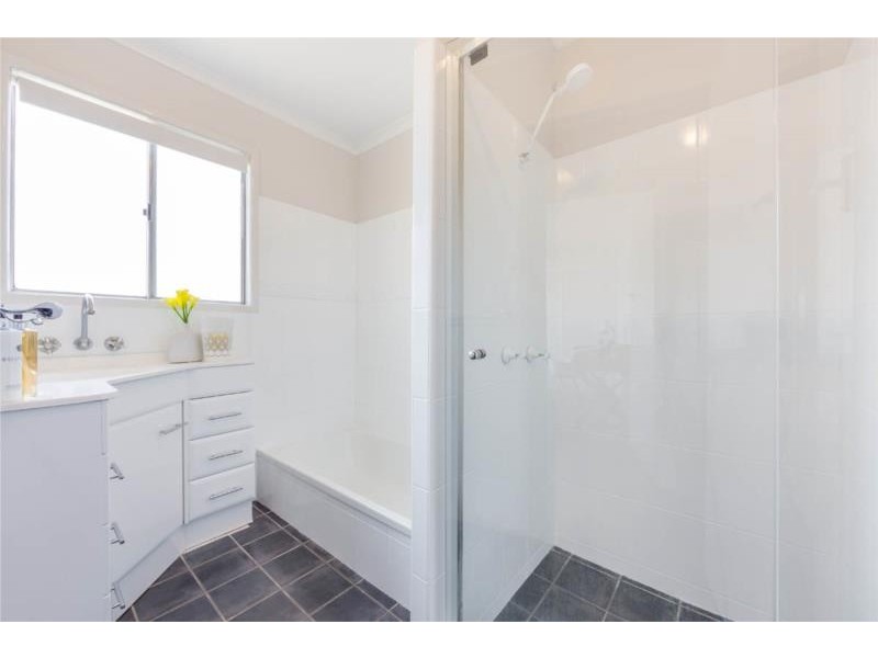 24 Hawkwood Street, Mount Gravatt East QLD 4122