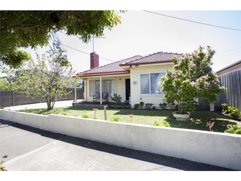 21 Lancaster Avenue, Newcomb VIC 3219