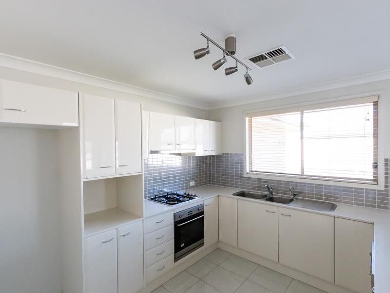 12 Pioneer Road, Hunterview NSW 2330