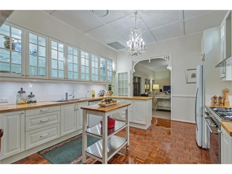 102 Beacon Road, Tamborine Mountain QLD 4272