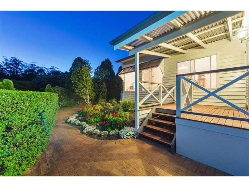 102 Beacon Road, Tamborine Mountain QLD 4272