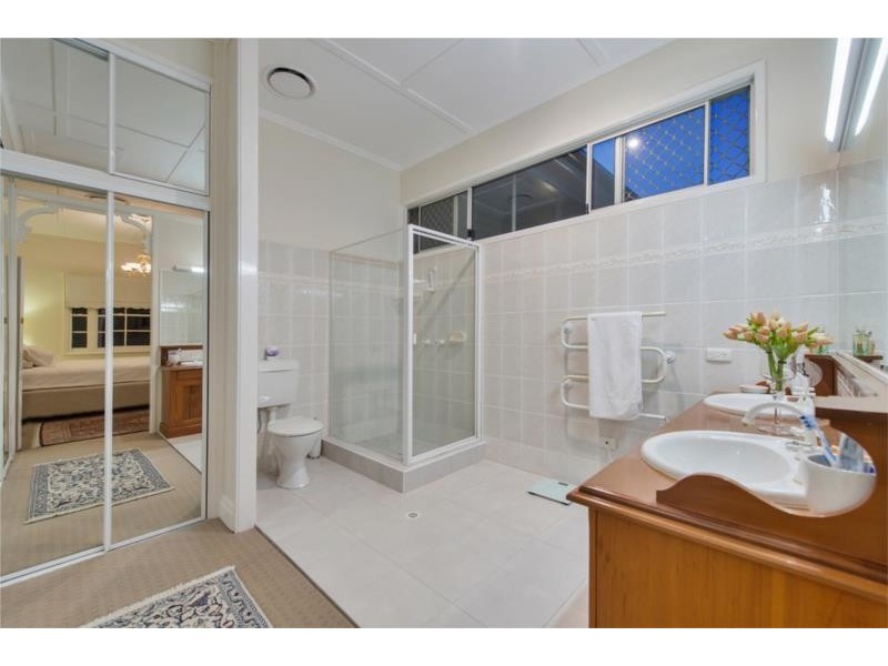 102 Beacon Road, Tamborine Mountain QLD 4272