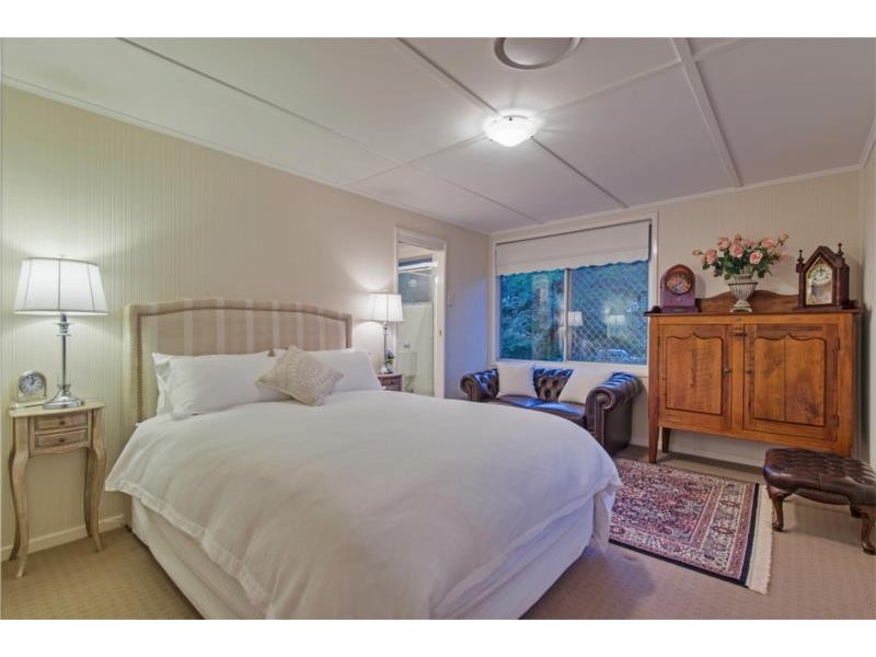 102 Beacon Road, Tamborine Mountain QLD 4272
