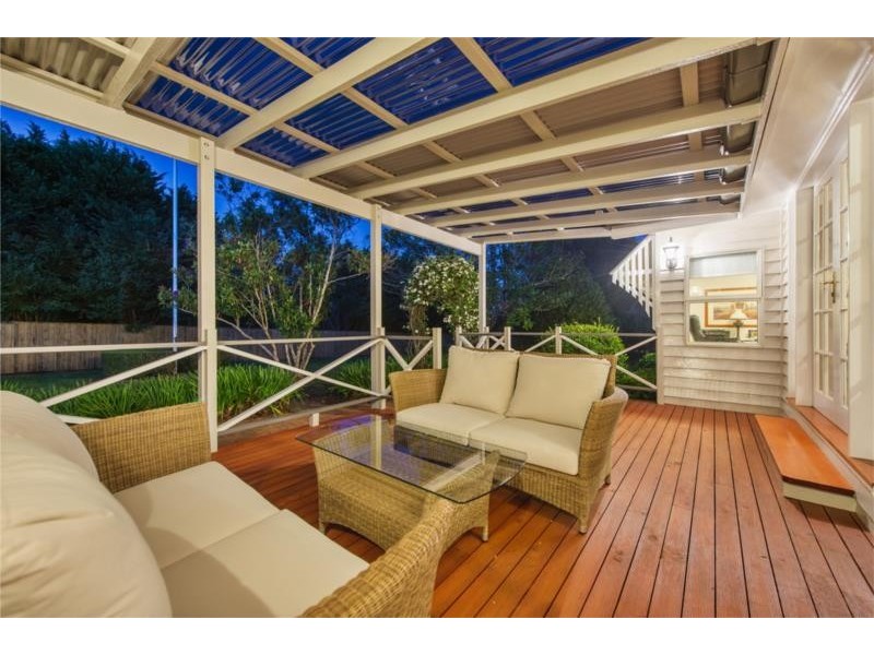 102 Beacon Road, Tamborine Mountain QLD 4272