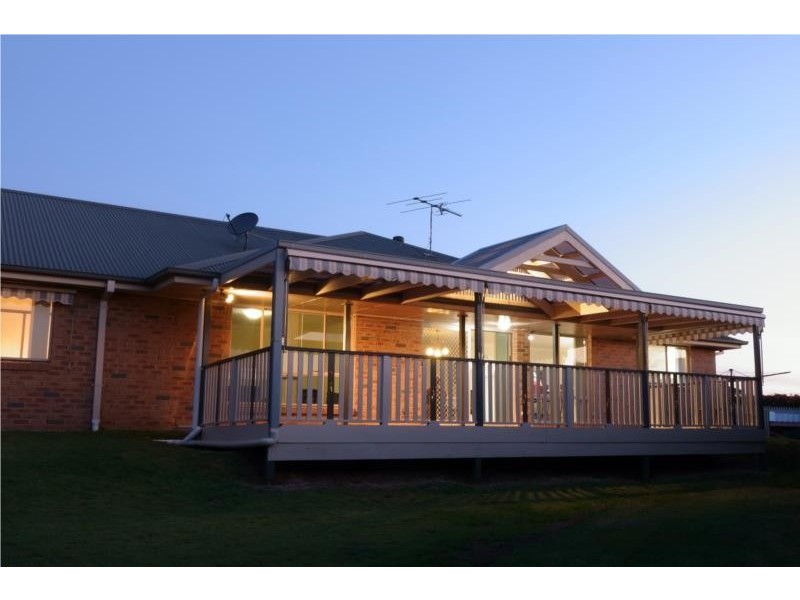 4 Caitlin Close, Bolwarra Heights NSW 2320