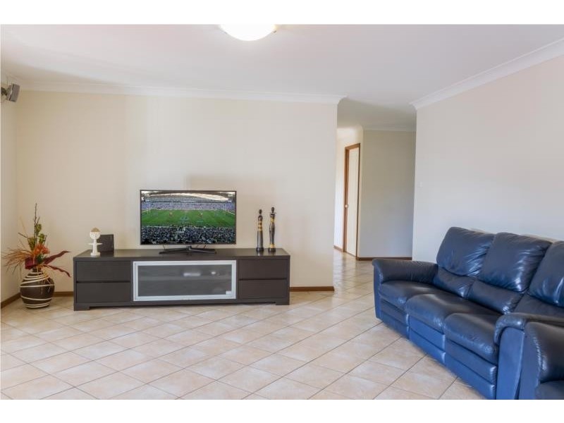 4 Caitlin Close, Bolwarra Heights NSW 2320