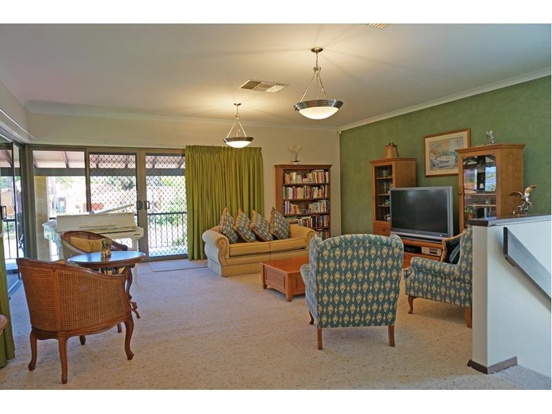 10 Kruger Place, Booragoon WA 6154